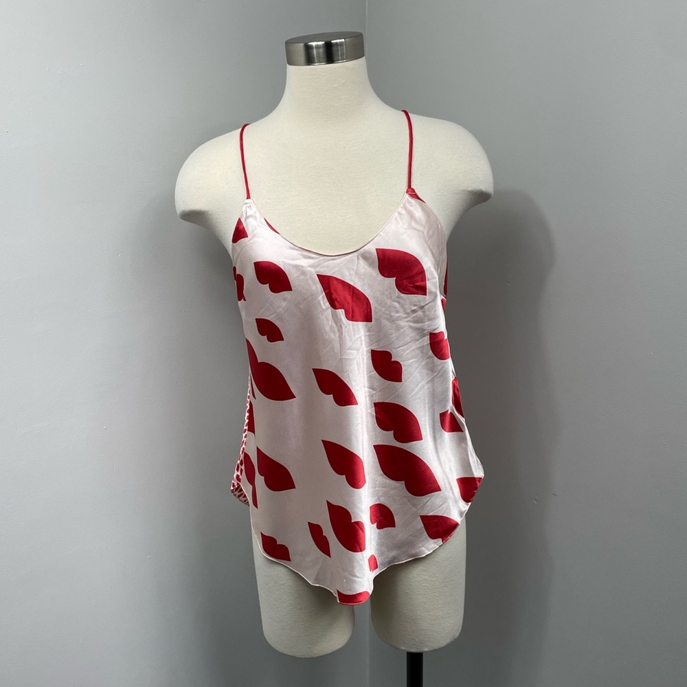VS Pink Lips Pajama‎ Top